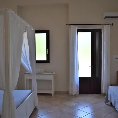 Alojamento de Acomodação e Pequeno-almoço Li Ccoti 4*