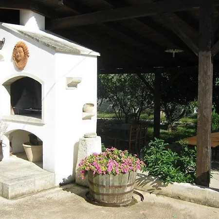 Alojamento de Acomodação e Pequeno-almoço Li Ccoti Cannole