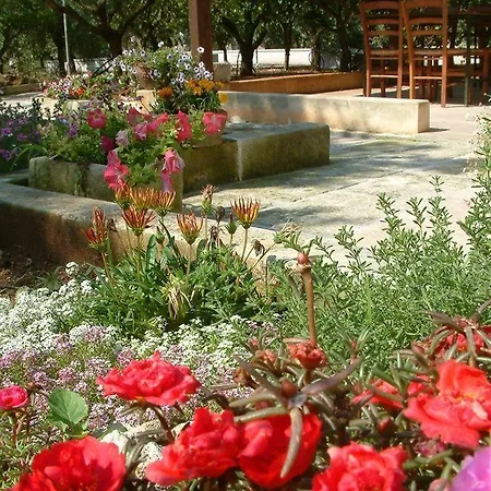 Alojamento de Acomodação e Pequeno-almoço Li Ccoti Cannole